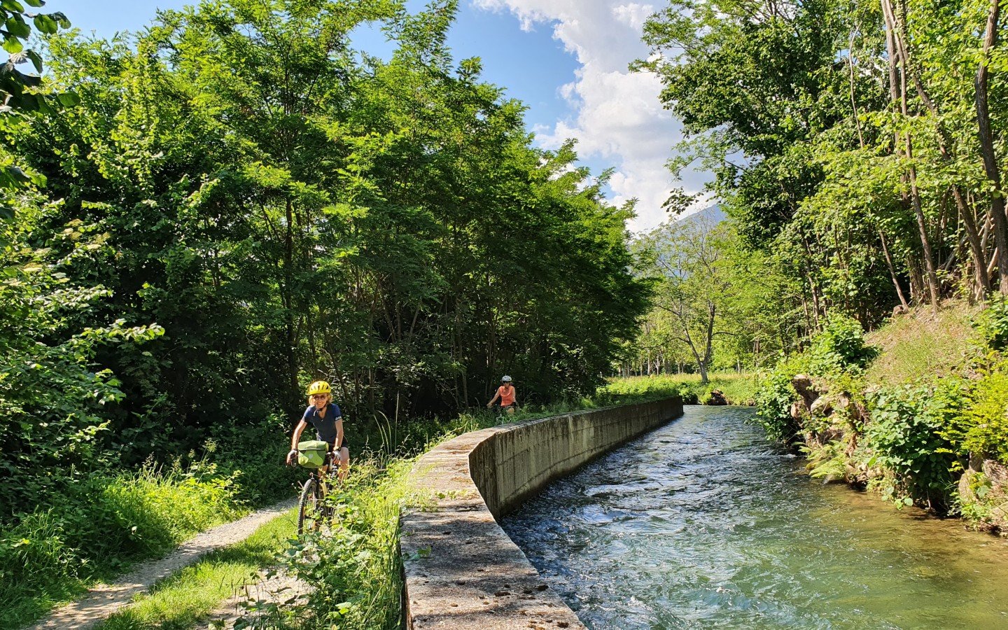 Una pedalata nel verde del Canale di Caluso nei pressi di Castellamonte
